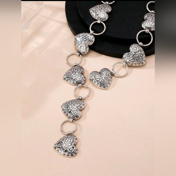 Vintage Carved Heart Necklace - Picture 4 of 7